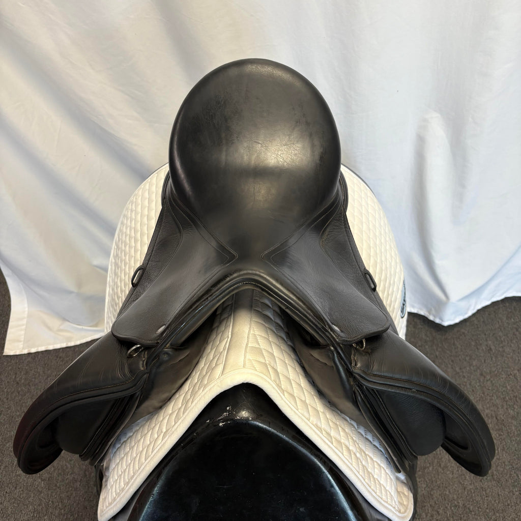 HOLD: Used Schleese Obrigado 17" Dressage Saddle