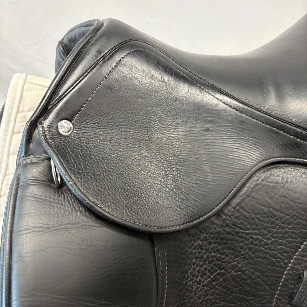 HOLD: Used Schleese Obrigado 17" Dressage Saddle
