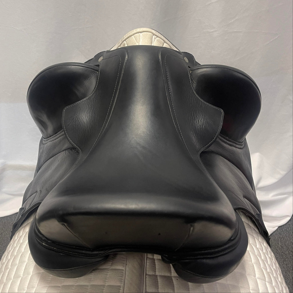 Used Antares Tempo 17.5" Monoflap Dressage Saddle