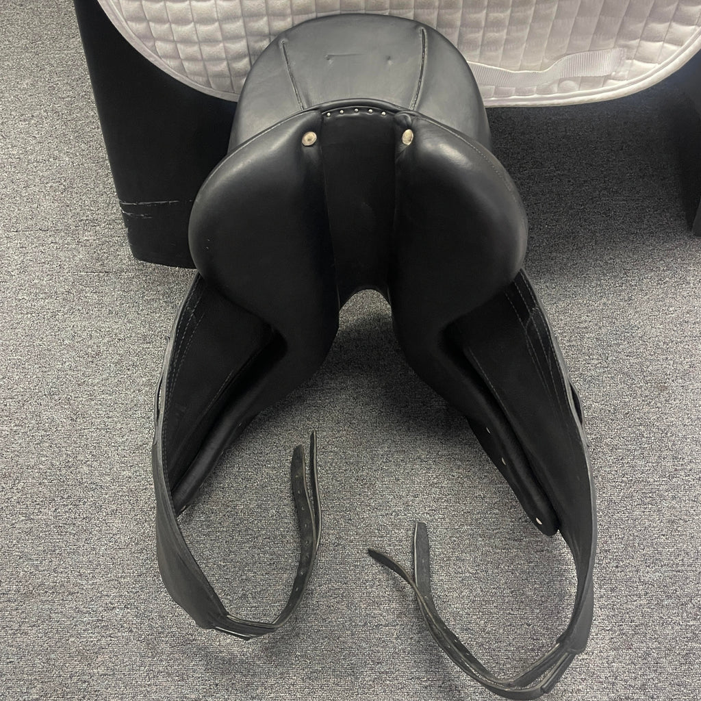 Used Antares Tempo 17.5" Monoflap Dressage Saddle
