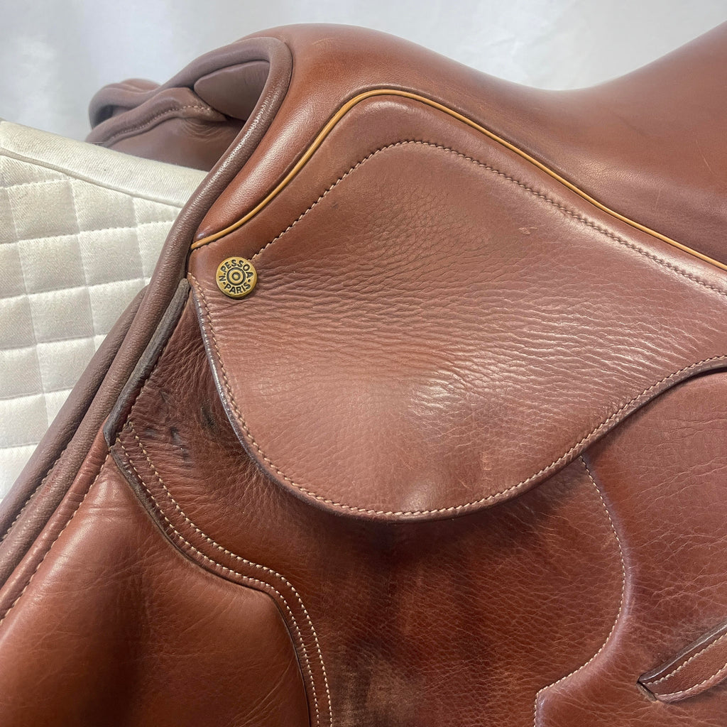 HOLD: Used Pessoa Heritage Pro 17" Jump Saddle