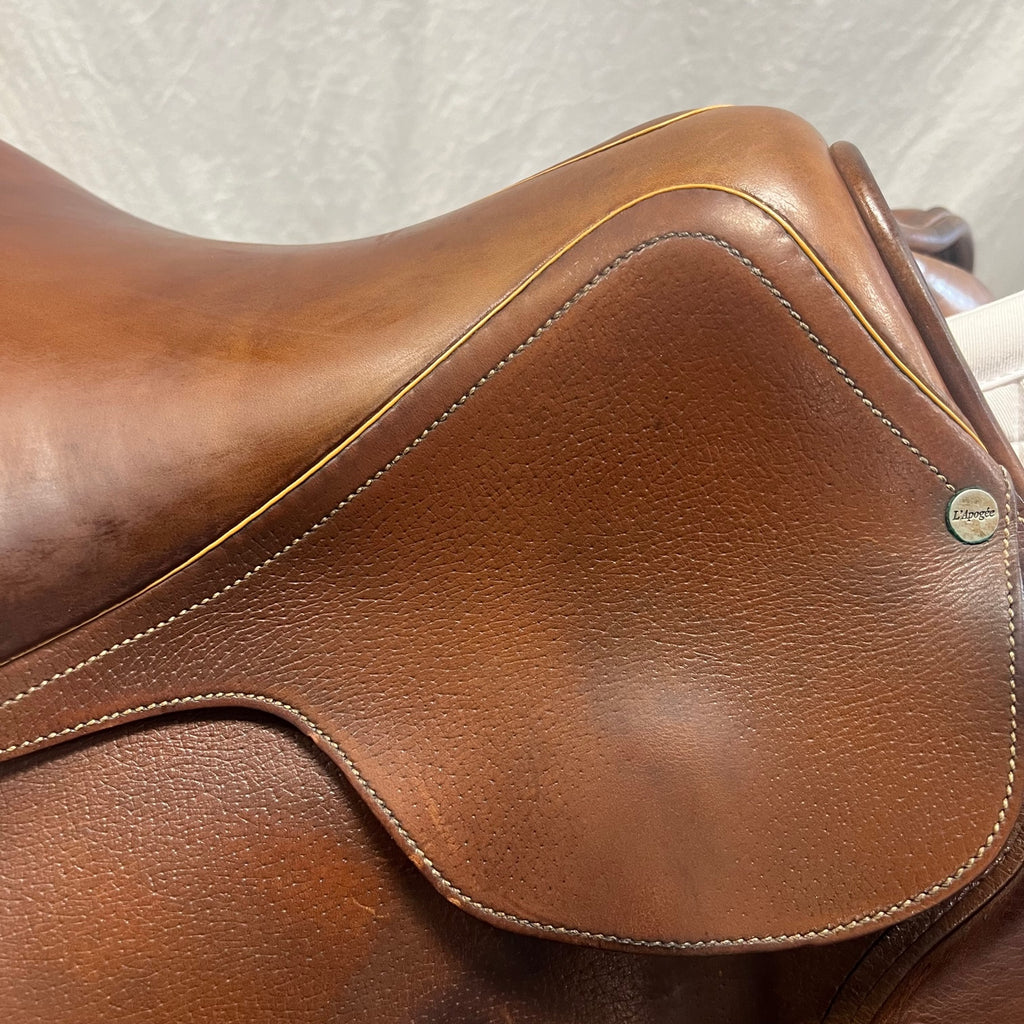 HOLD: Used L'Apogee LXI 17.5" Jump Saddle