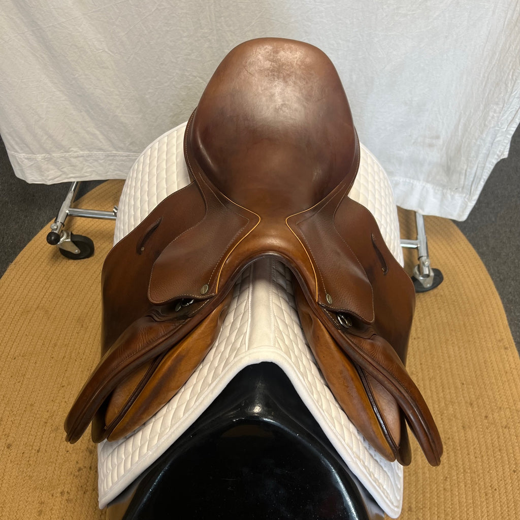 HOLD: Used L'Apogee LXI 17.5" Jump Saddle