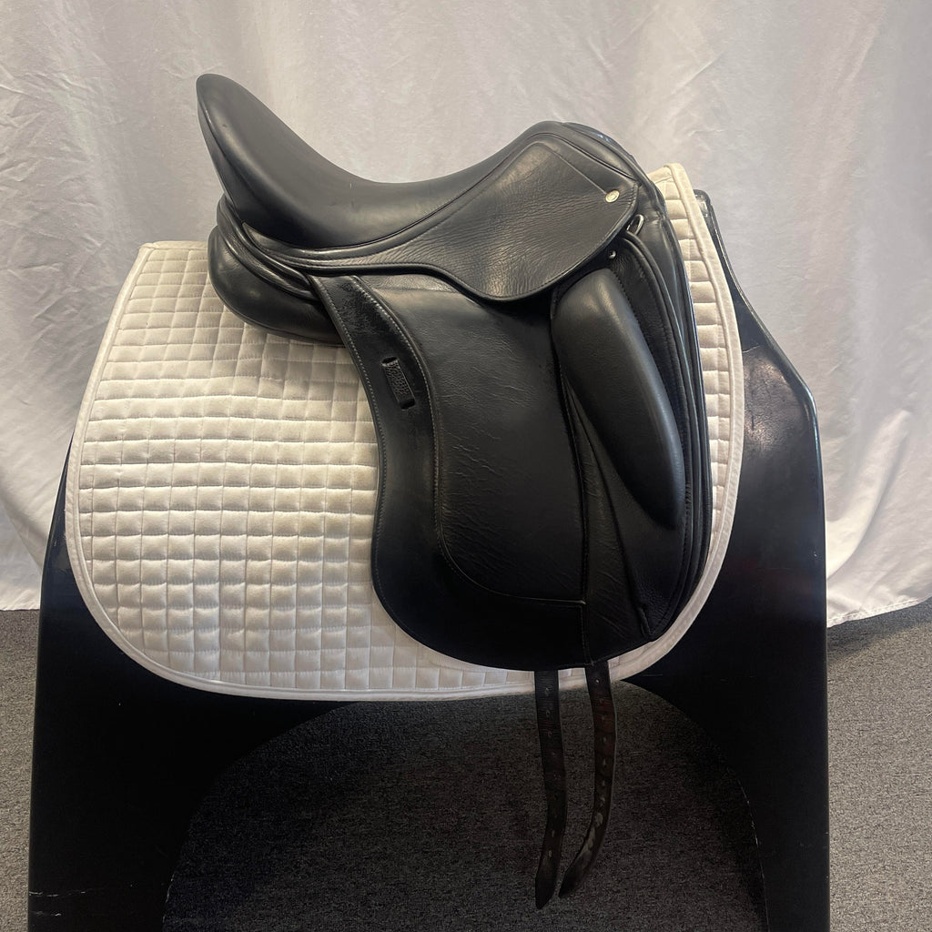 Used Schleese Obrigado 17" Dressage Saddle