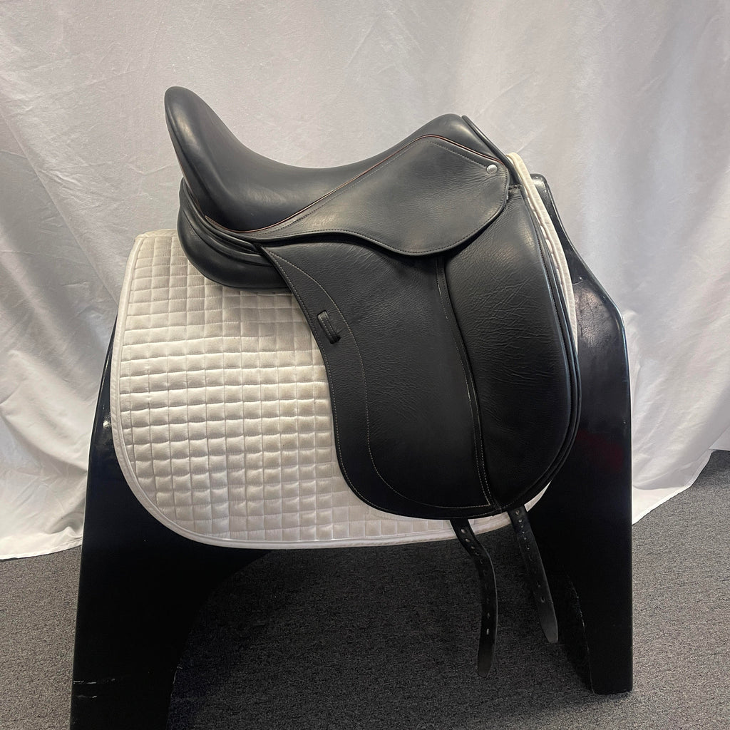 Used Schleese ProLight Plus 18" Dressage Saddle