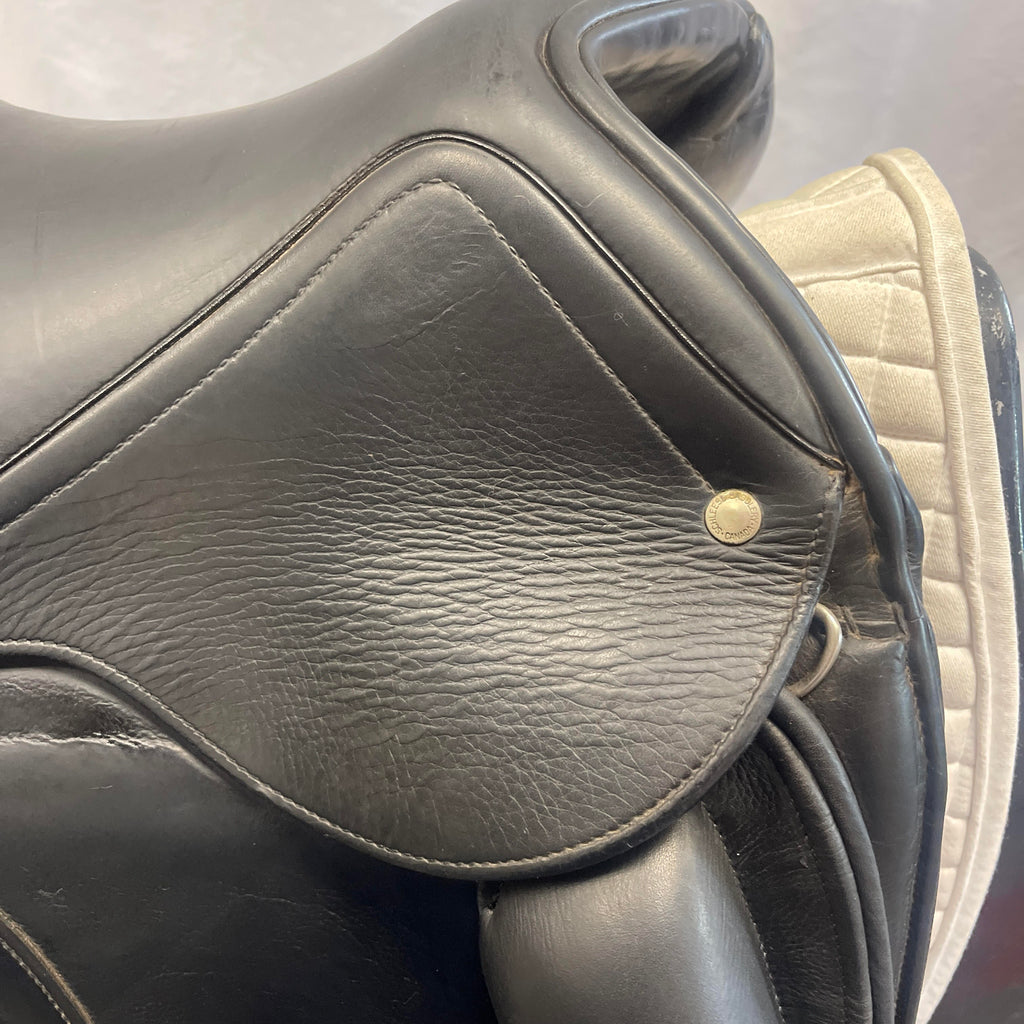 Used Schleese Obrigado 17" Dressage Saddle