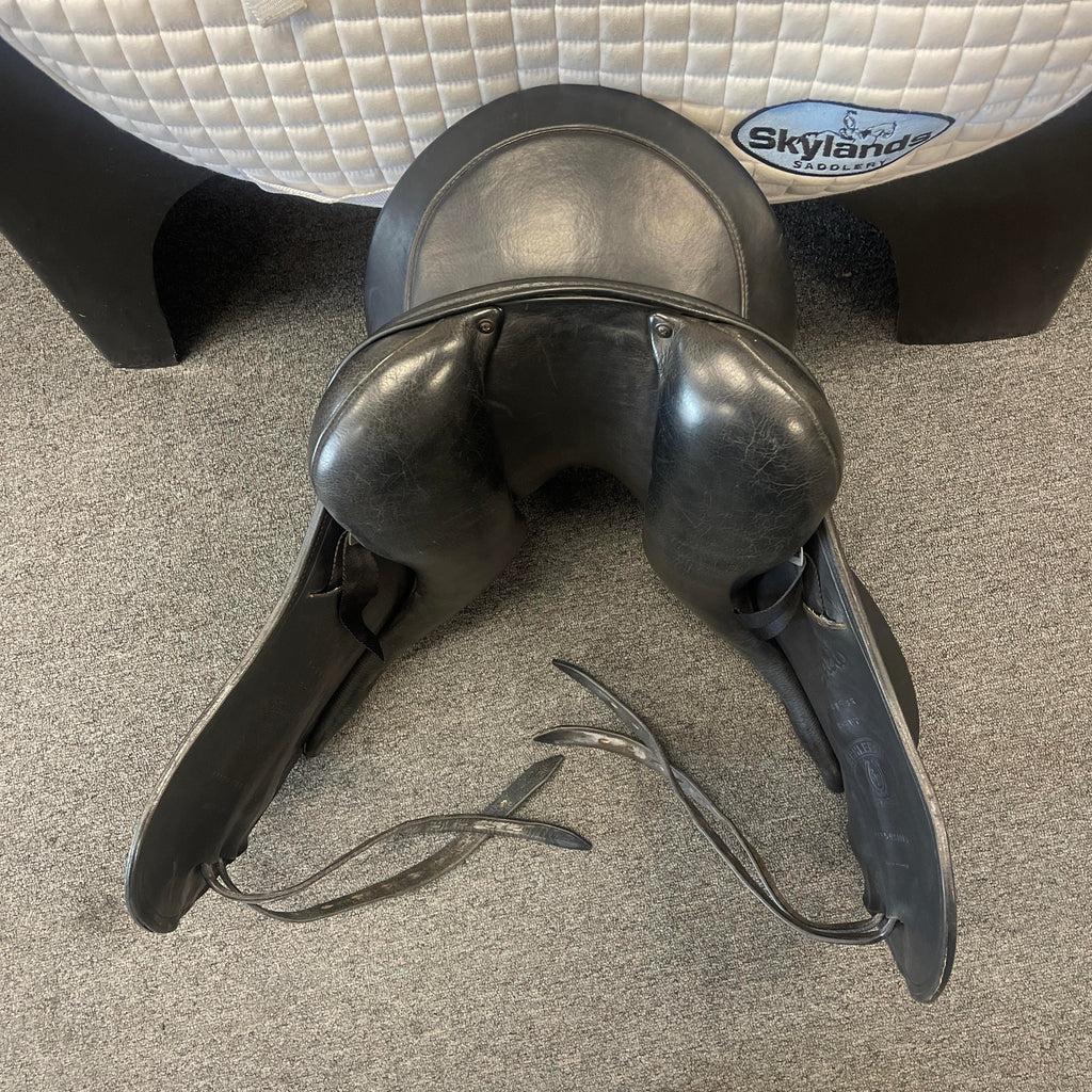 Used Schleese Obrigado 17" Dressage Saddle