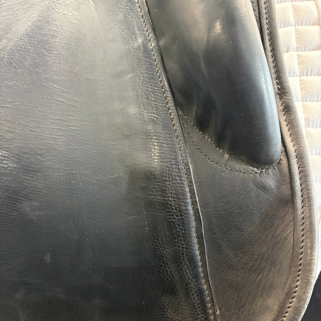 Used County Perfection 17" Dressage Saddle