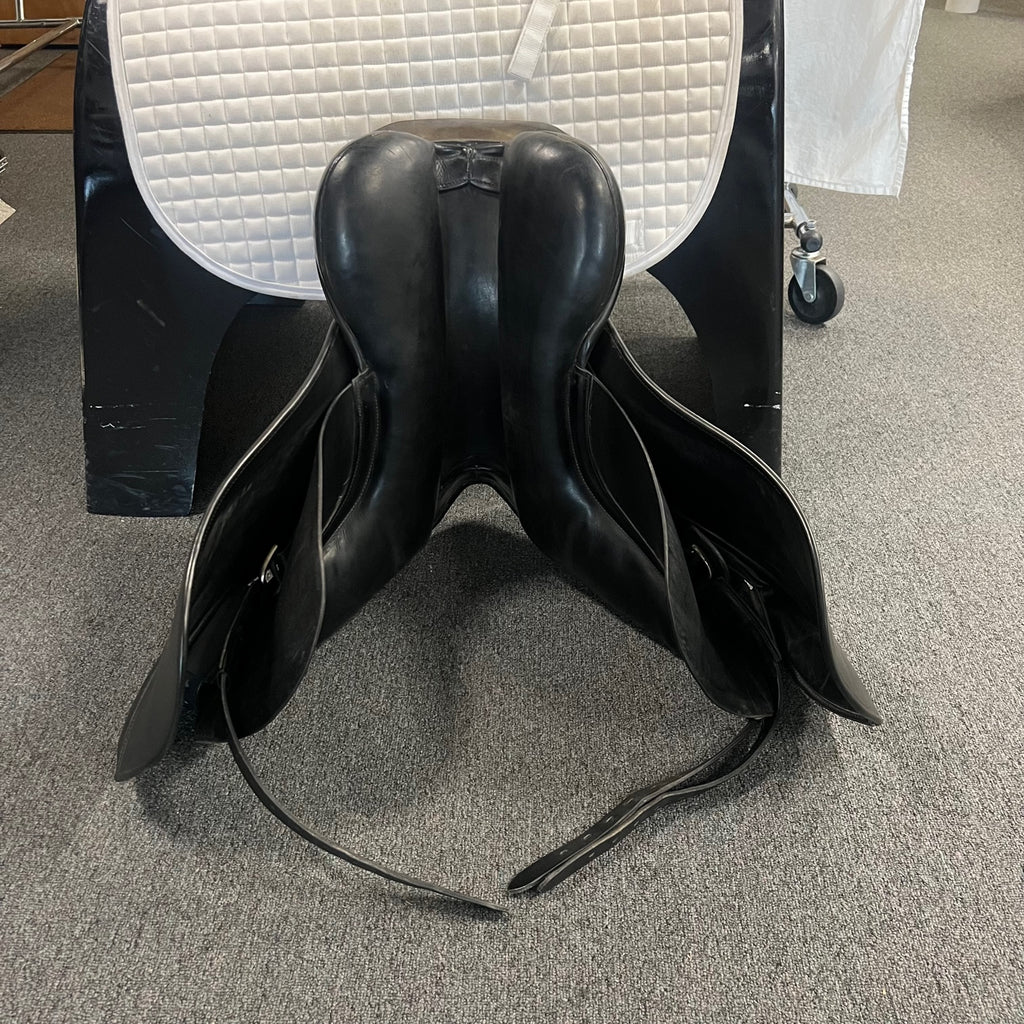 HOLD:  Used Hulsebos Dynamic 3 17.5" Dressage Saddle