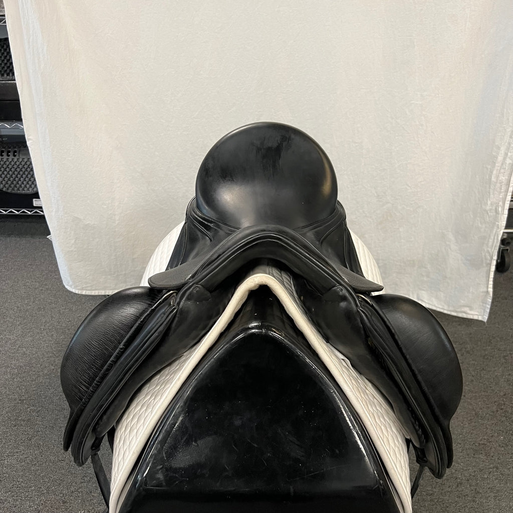 Used Schleese Obrigado 17" Dressage Saddle