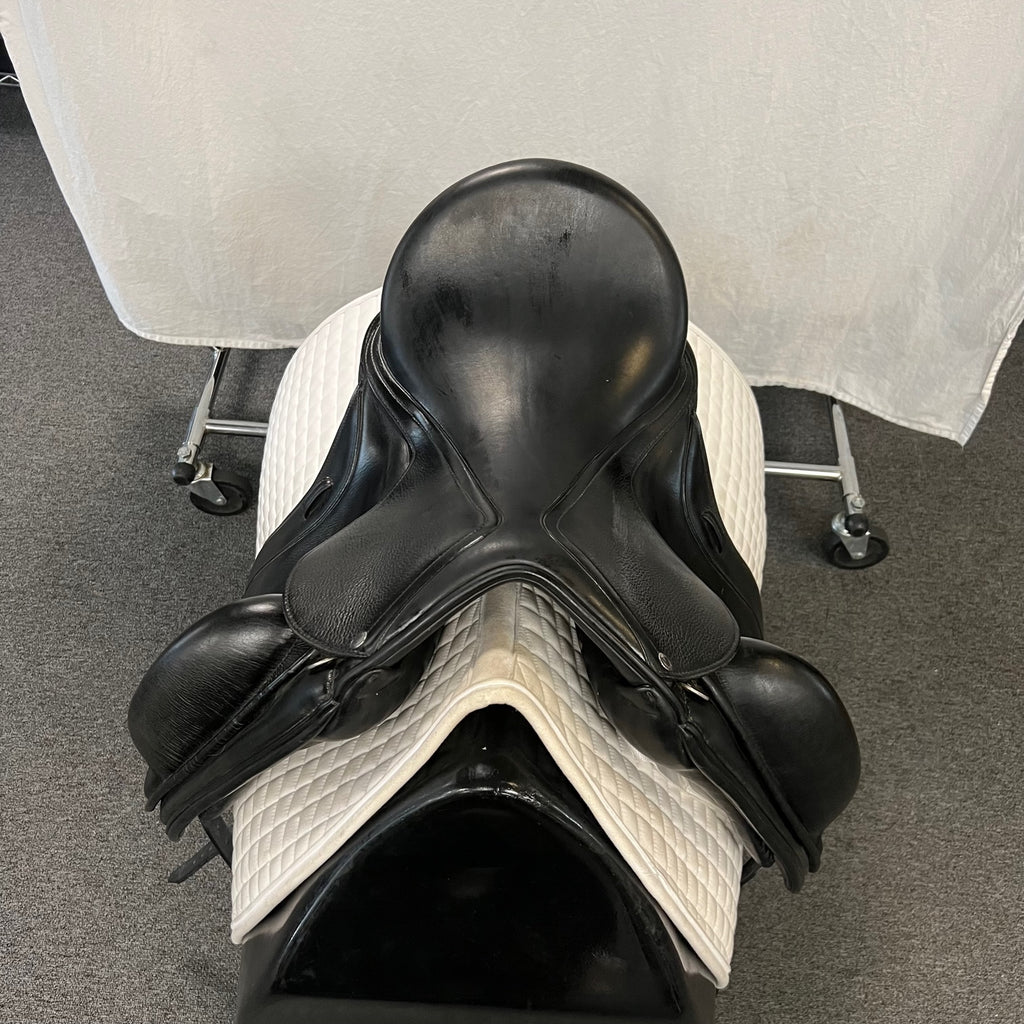 Used Schleese Obrigado 17" Dressage Saddle