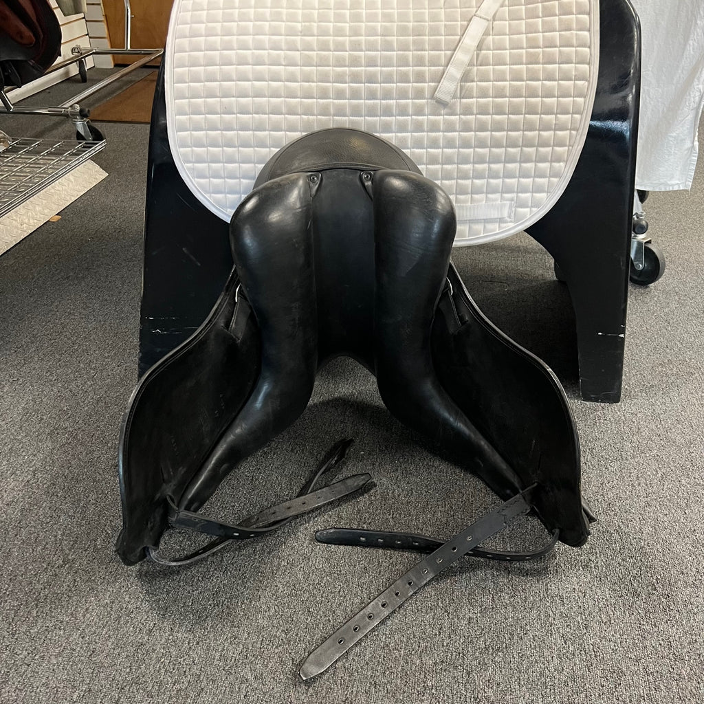 Used Schleese Obrigado 17" Dressage Saddle