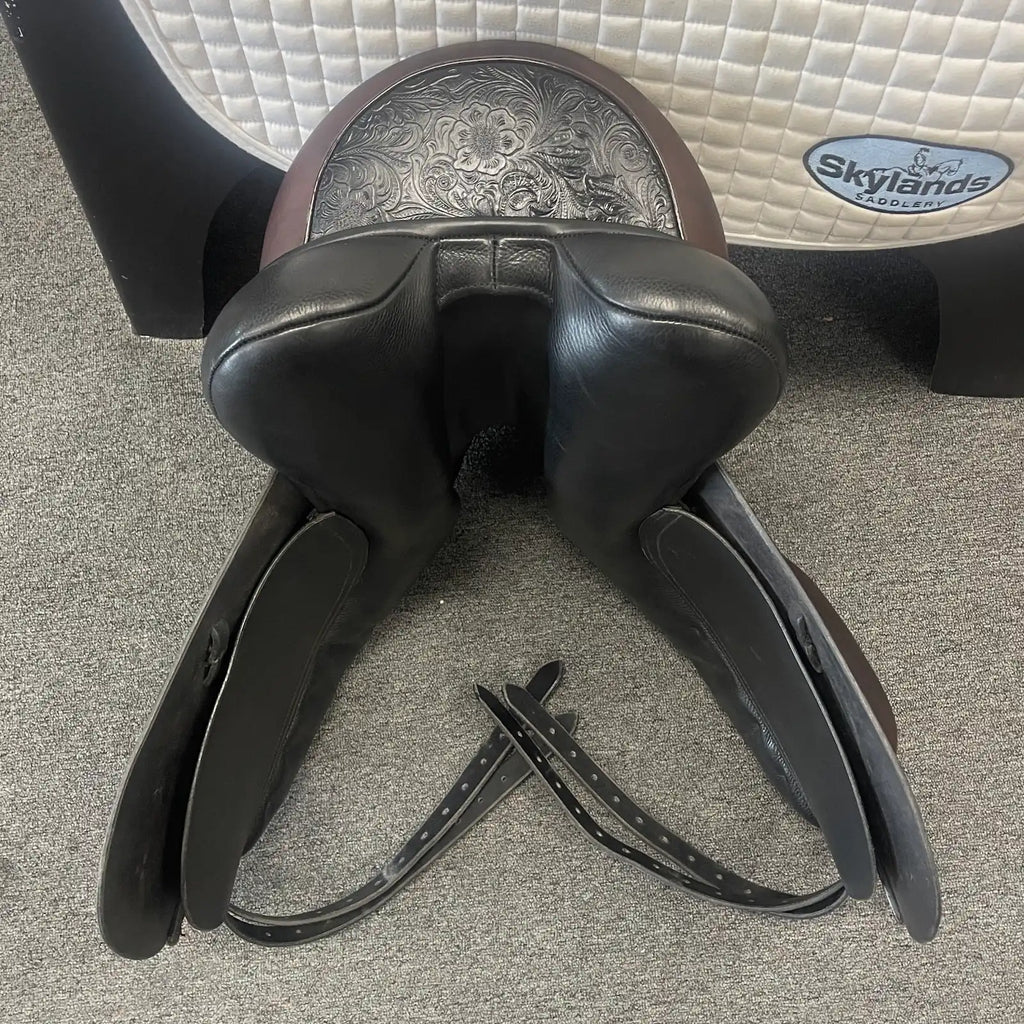Used Trilogy Verago Elite 18" Dressage Saddle