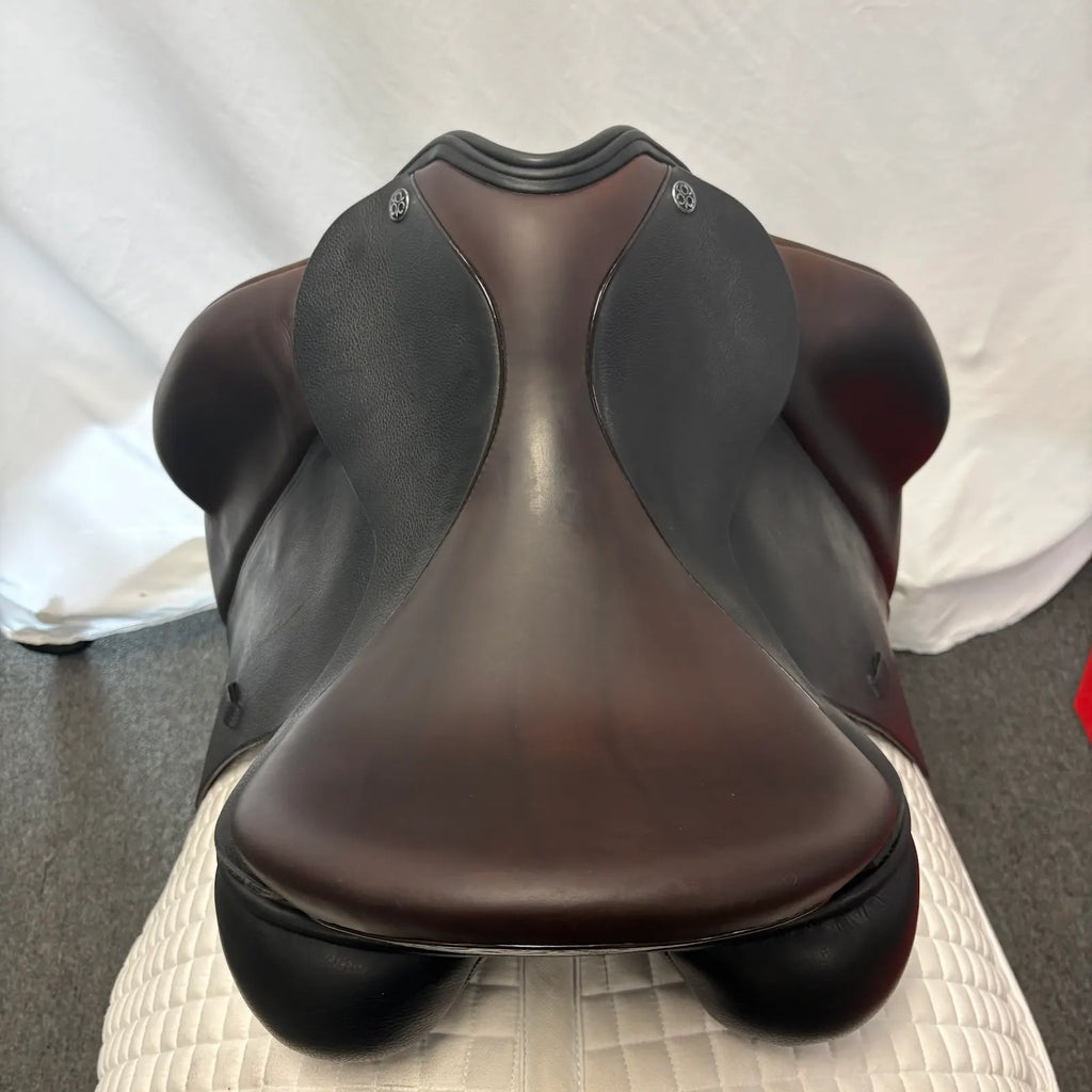 Used Trilogy Verago Elite 18" Dressage Saddle