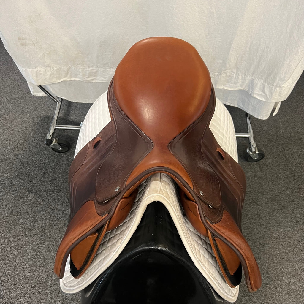 HOLD: Used Schleese Jete 18.5" Jump Saddle