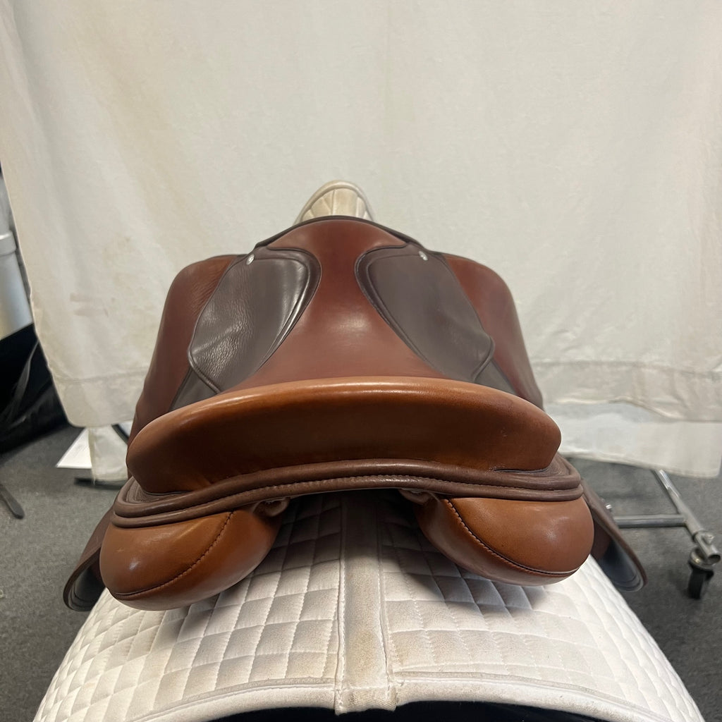 Used Schleese Jete 18.5" Jump Saddle