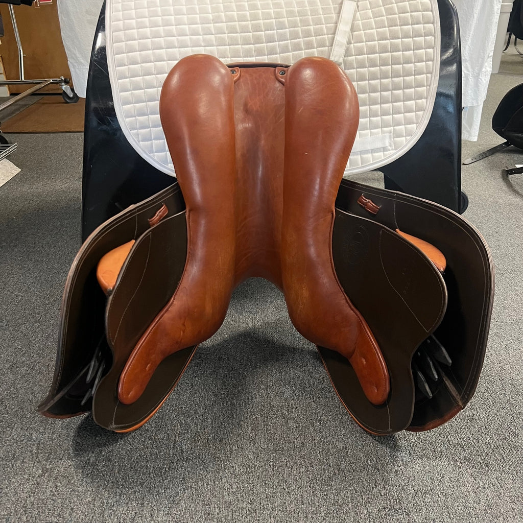 HOLD: Used Schleese Jete 18.5" Jump Saddle