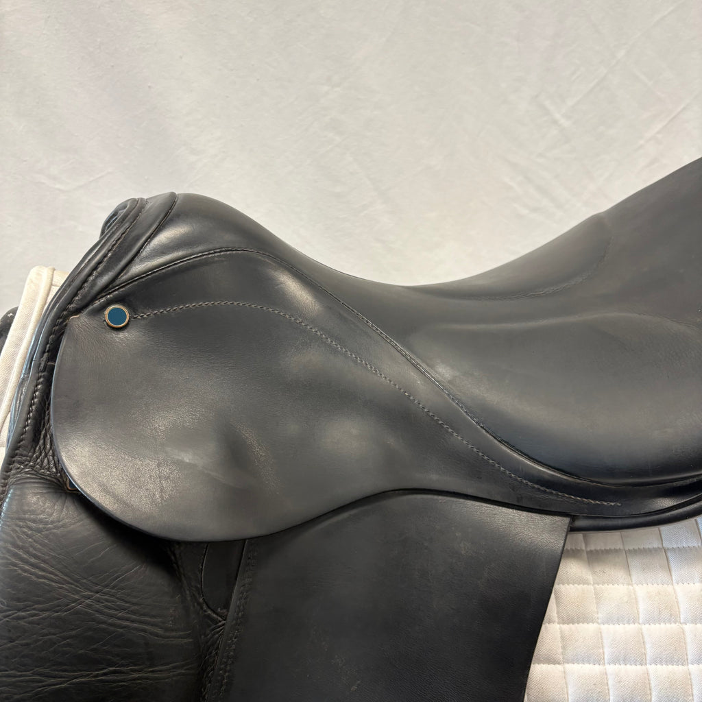 Used Stubben Genesis Special 18"/31cm Dressage Saddle