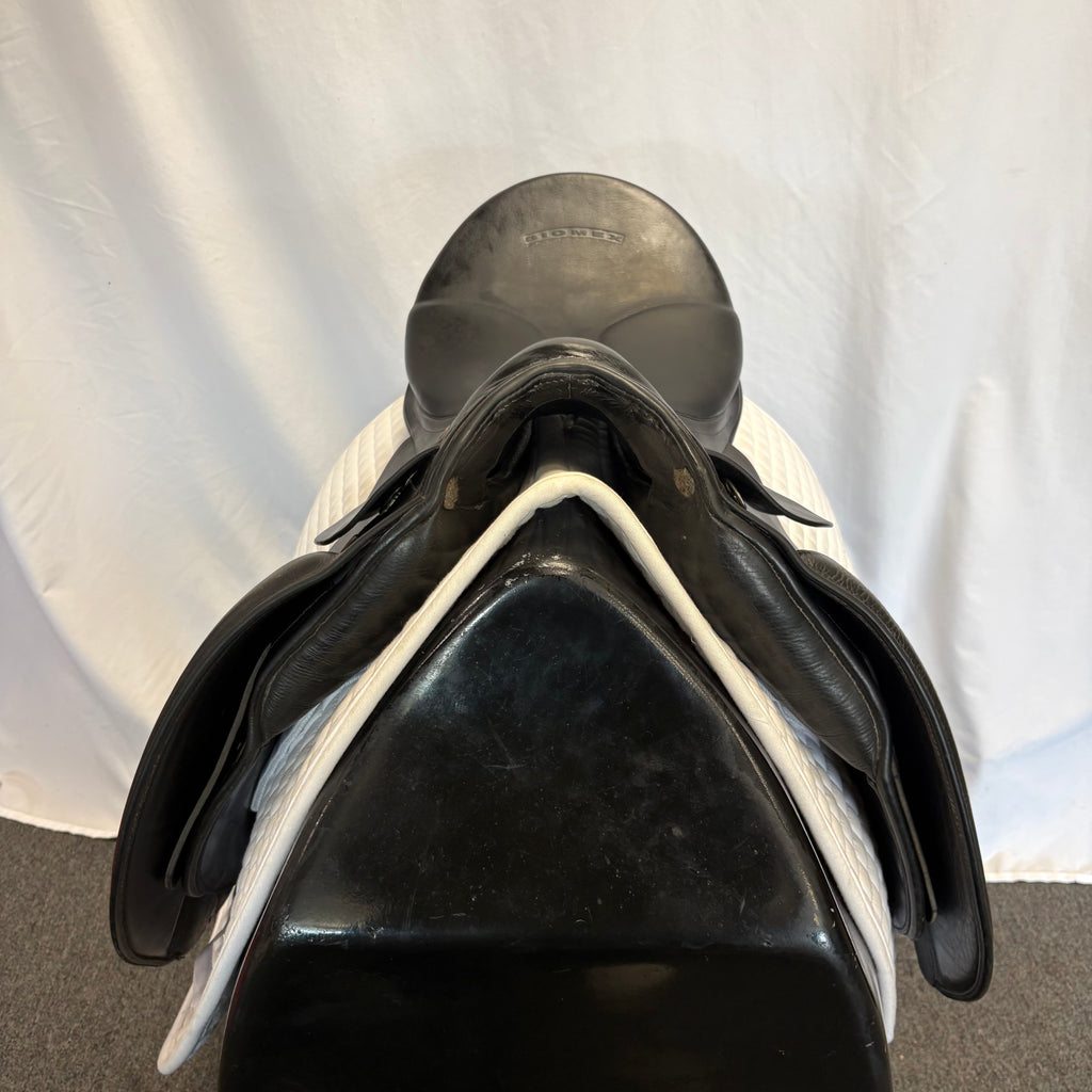 Used Stubben Genesis Special 18"/31cm Dressage Saddle