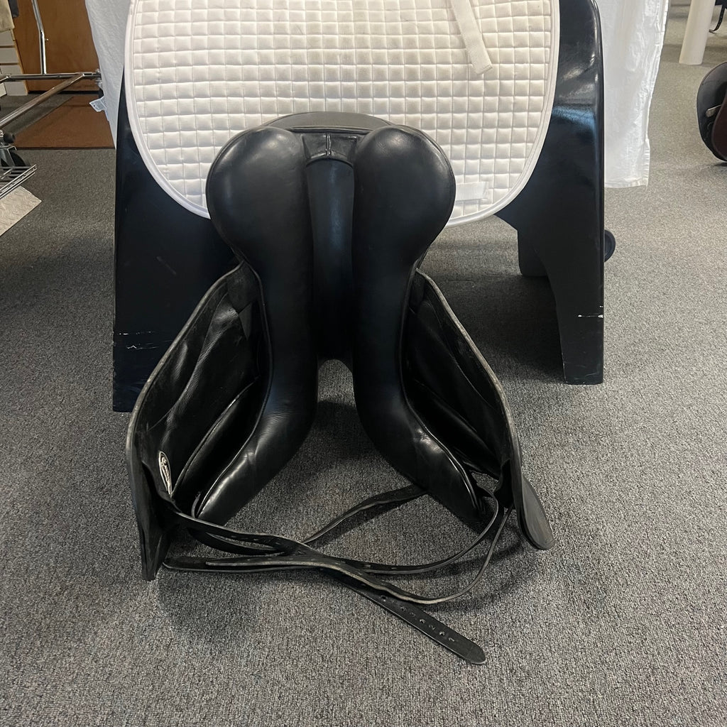 Used Custom Advantage R 17.5" Dressage Saddle