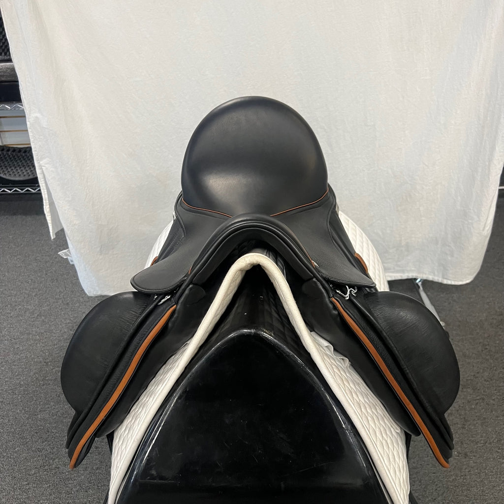 Demo Schleese Let's Dance 17.5" Monoflap Dressage Saddle