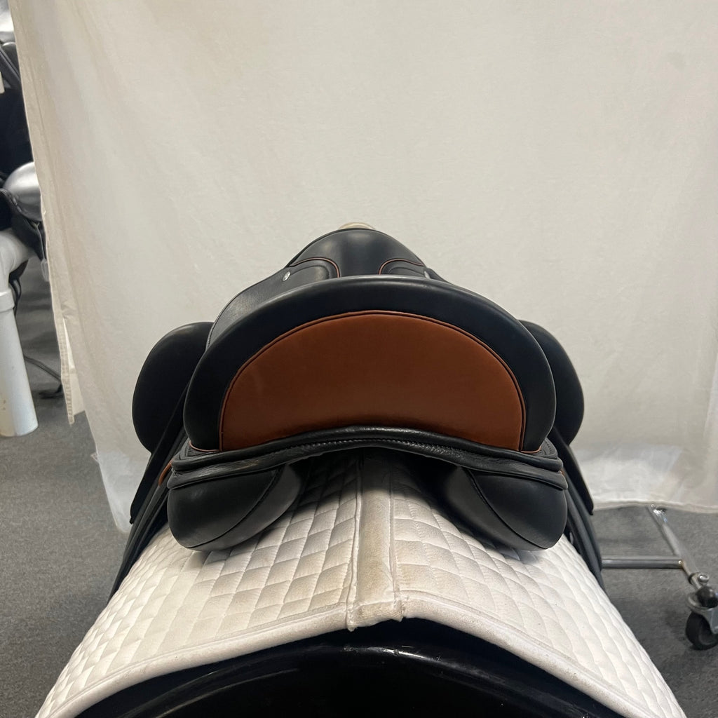 Demo Schleese Let's Dance 17.5" Monoflap Dressage Saddle