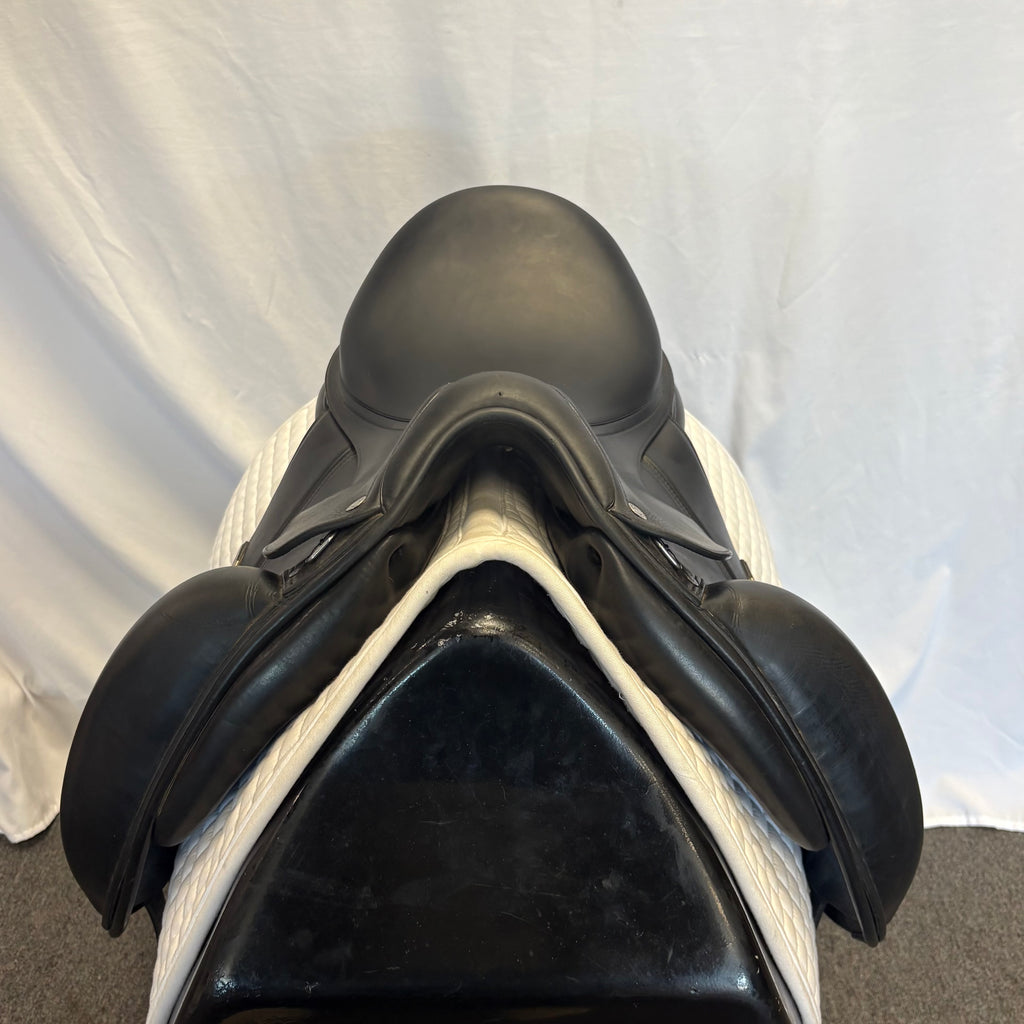 Used Equipe Oracle 17" Monoflap Dressage Saddle