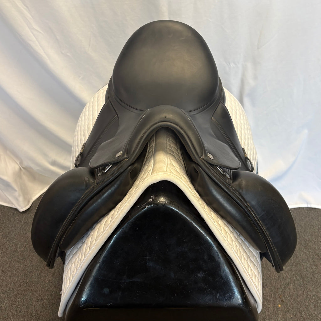 Used Equipe Oracle 17" Monoflap Dressage Saddle