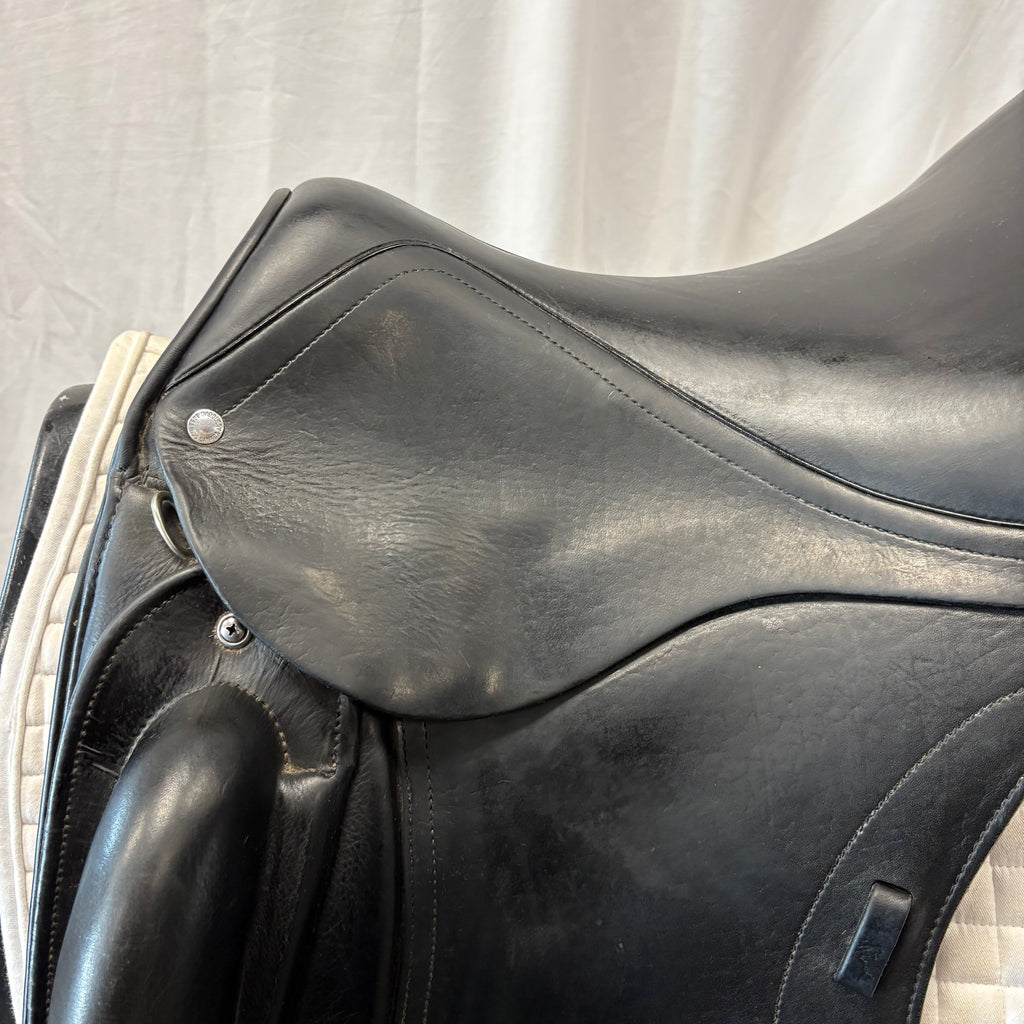 Used Schleese Quartet 17.5" Dressage Saddle