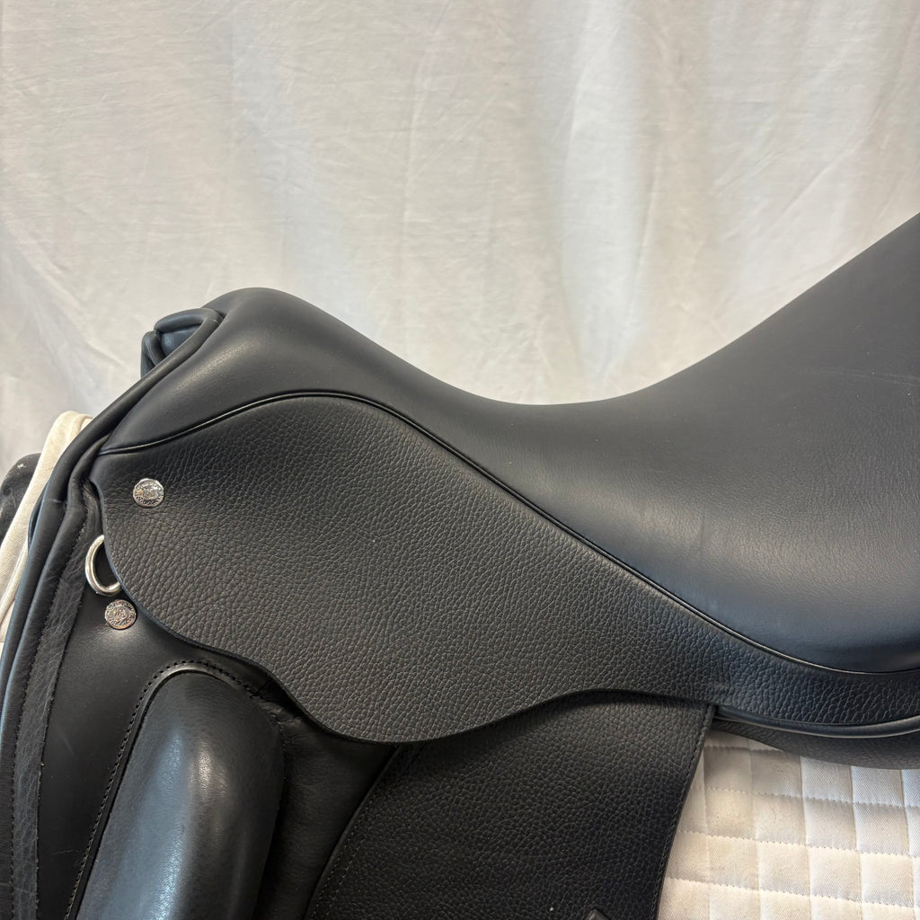 Demo Custom Wolfgang Signature Solo MKII 18" Dressage Saddle