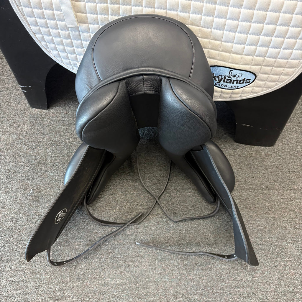 Demo Custom Wolfgang Signature Solo MKII 18" Dressage Saddle