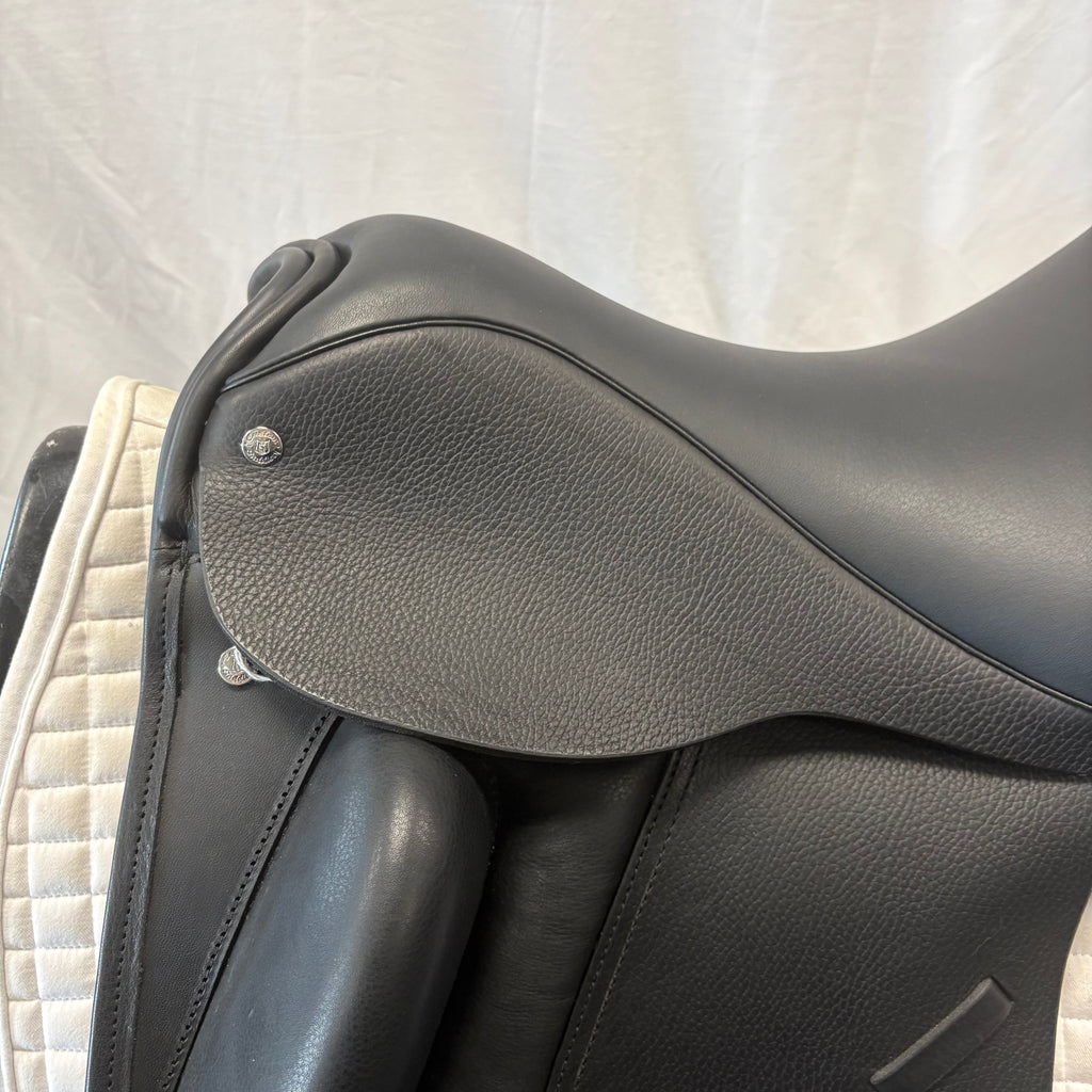 Demo Custom Signature Wolfgang Solo 17" Dressage Saddle