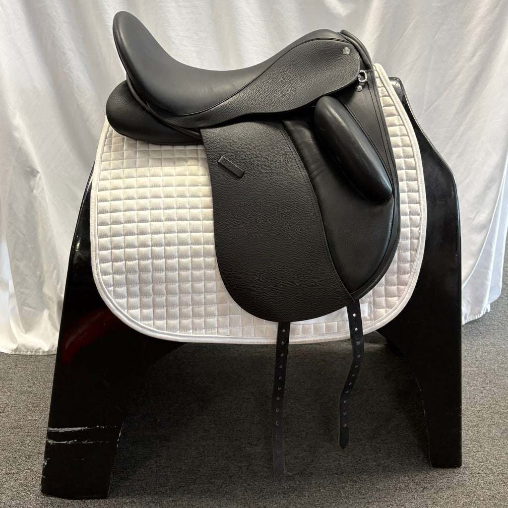 Demo Custom Wolfgang Signature Solo MKII  18" Dressage Saddle