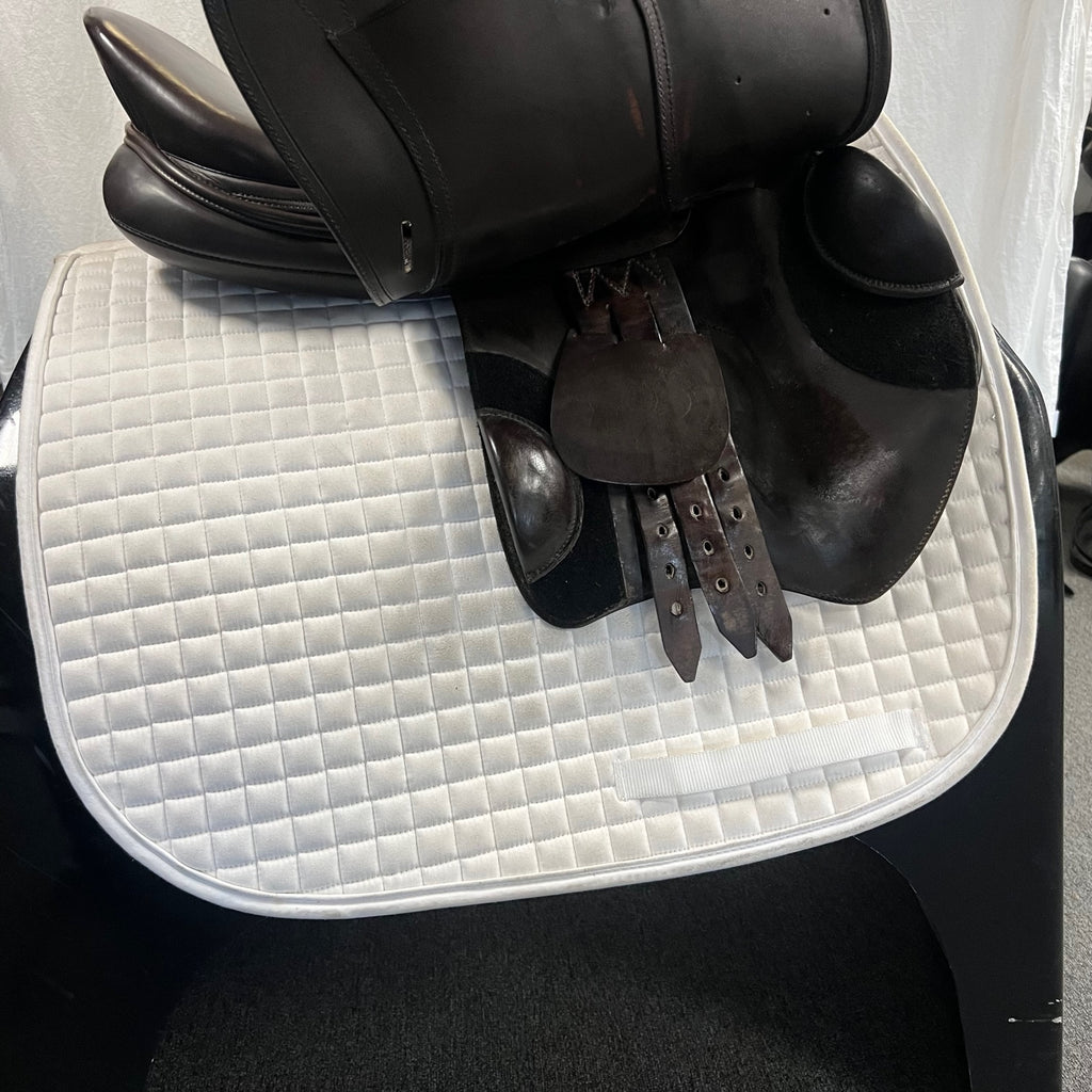 Used Schleese Eagle 17.5" Jump Saddle