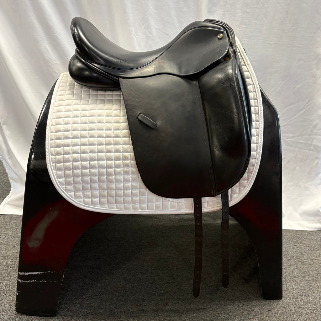 HOLD:  Used Detente Isis 18" Dressage Saddle