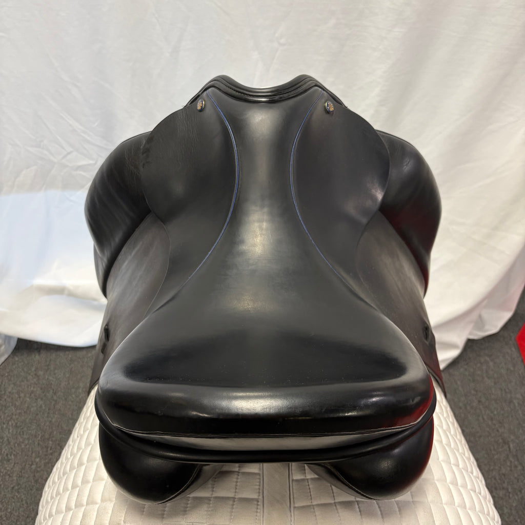 HOLD:  Used Detente Isis 18" Dressage Saddle