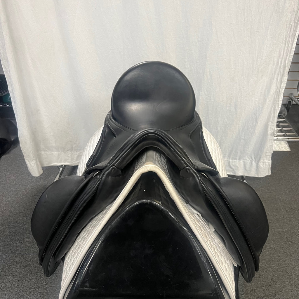 HOLD: Used Schleese Obrigado 17.5" Dressage Saddle