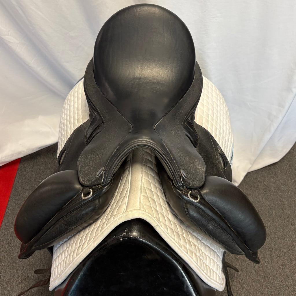 Used Veritas Eximo 18" Dressage Saddle