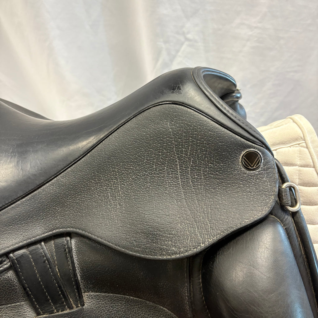 Used Veritas Eximo 18" Dressage Saddle
