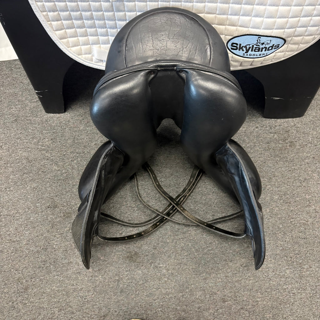 Used Veritas Eximo 18" Dressage Saddle