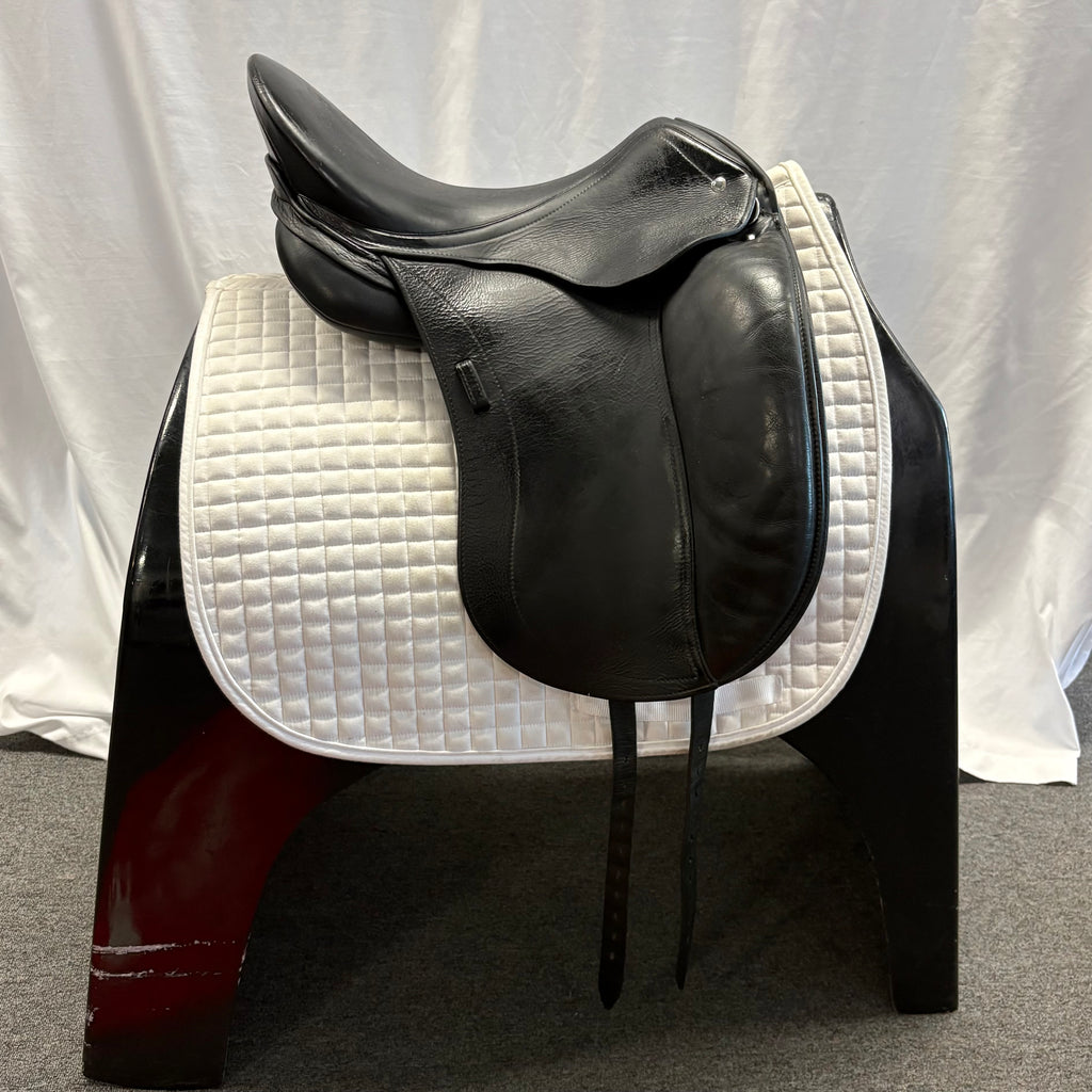 Used Schleese Wave 17.5" Dressage Saddle