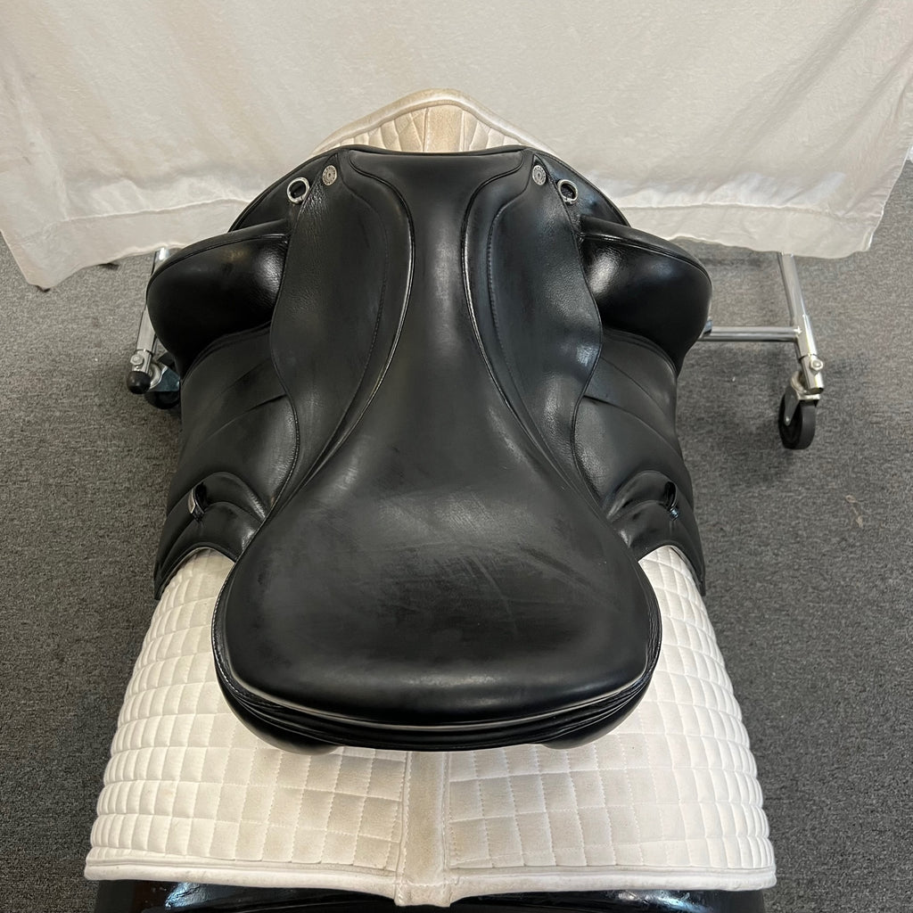 Used Equipe Viktoria 17" Monoflap Dressage Saddle