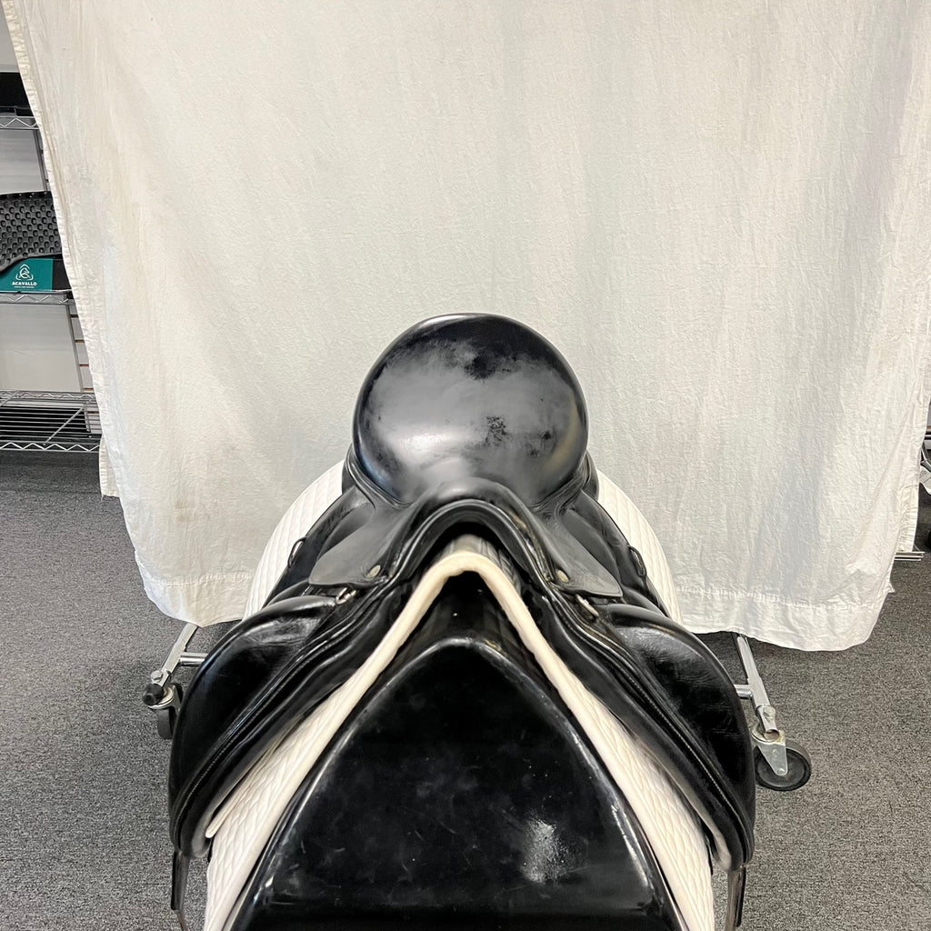 Used Devoucoux Makila 18" Monoflap Dressage Saddle