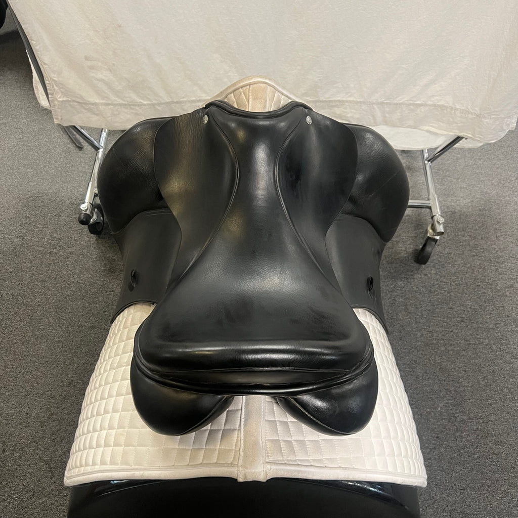 Used Custom Saddlery Steffen's Advantage 17.5" Dressage Saddle