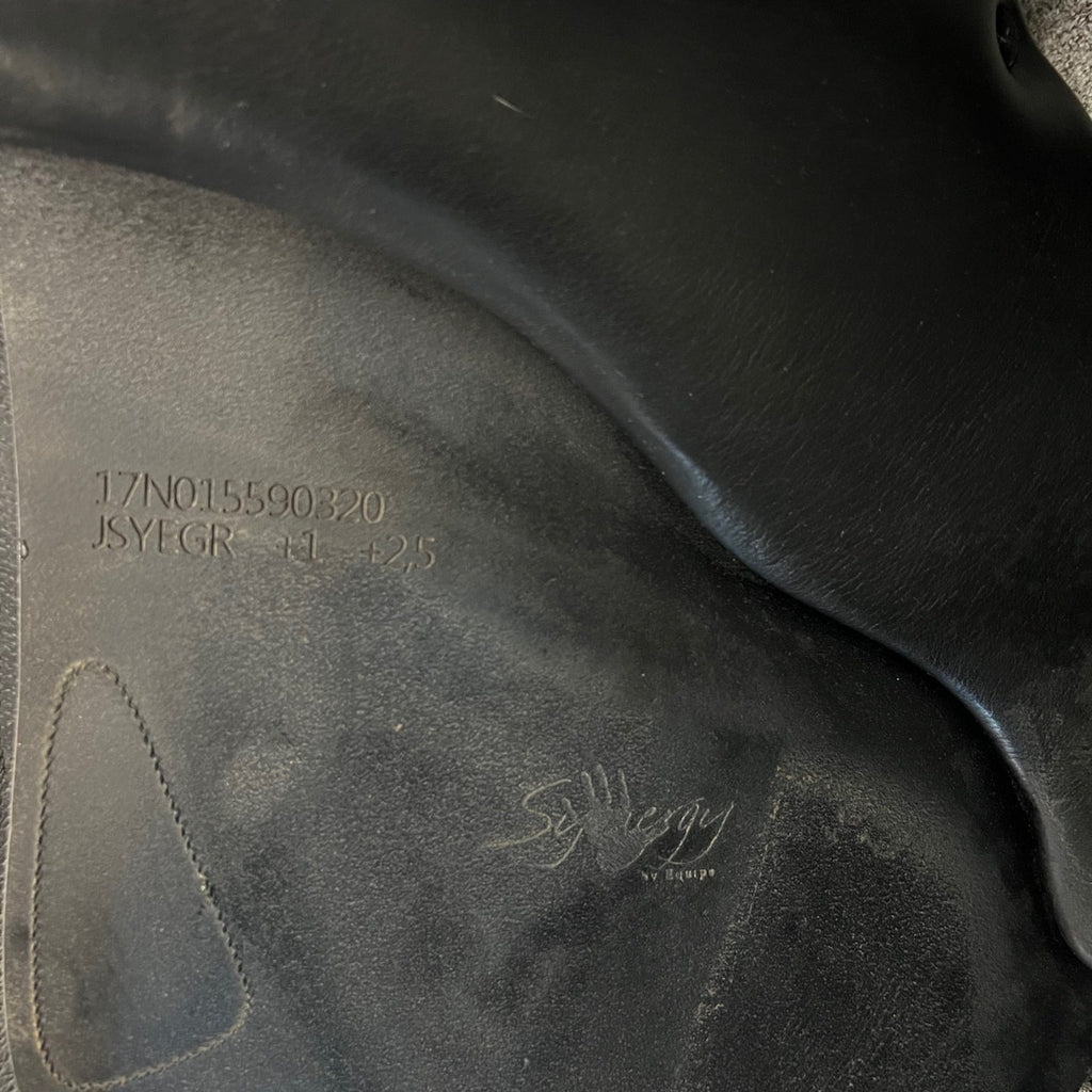 Used Equipe Synergy 17.5" Jump Saddle