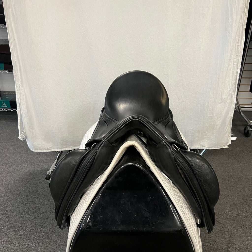 Used Schleese Obrigado 17.5" Monoflap Dressage Saddle