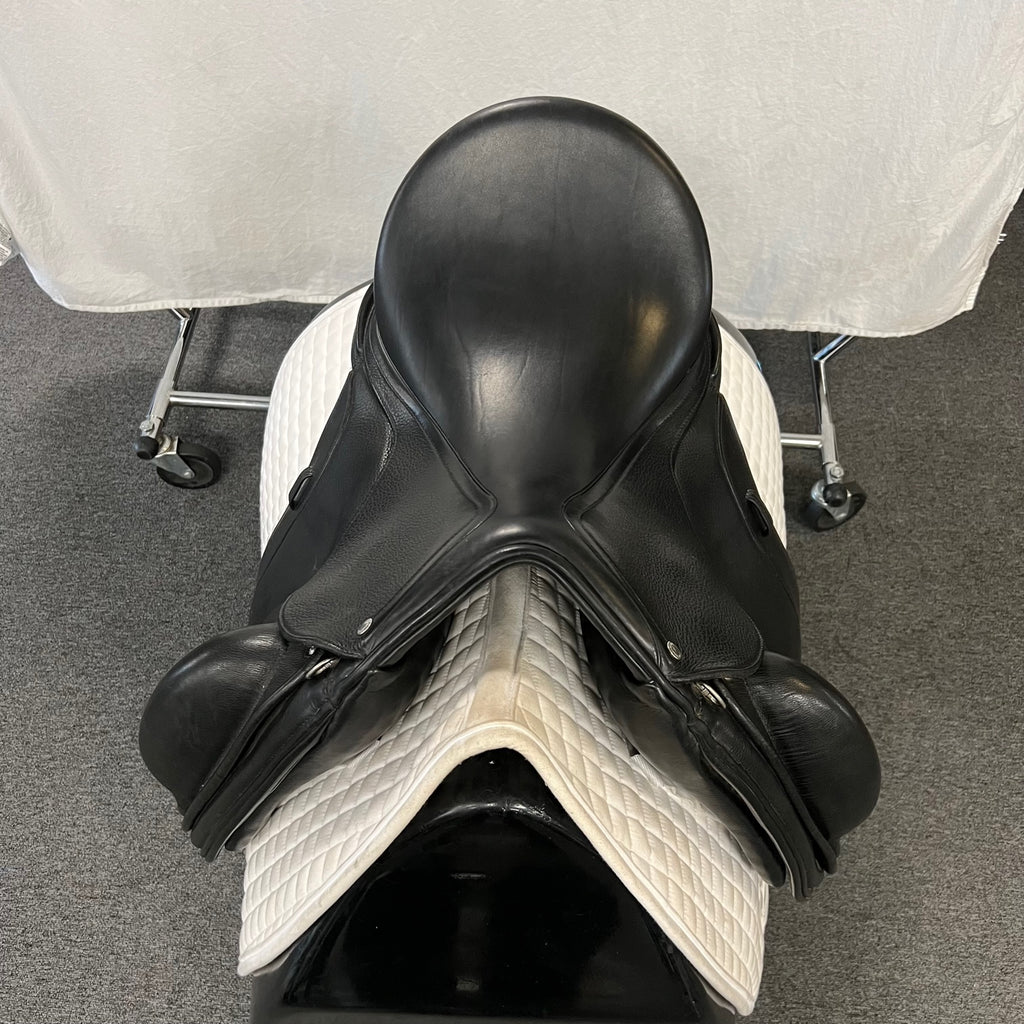 Used Schleese Obrigado 17.5" Monoflap Dressage Saddle