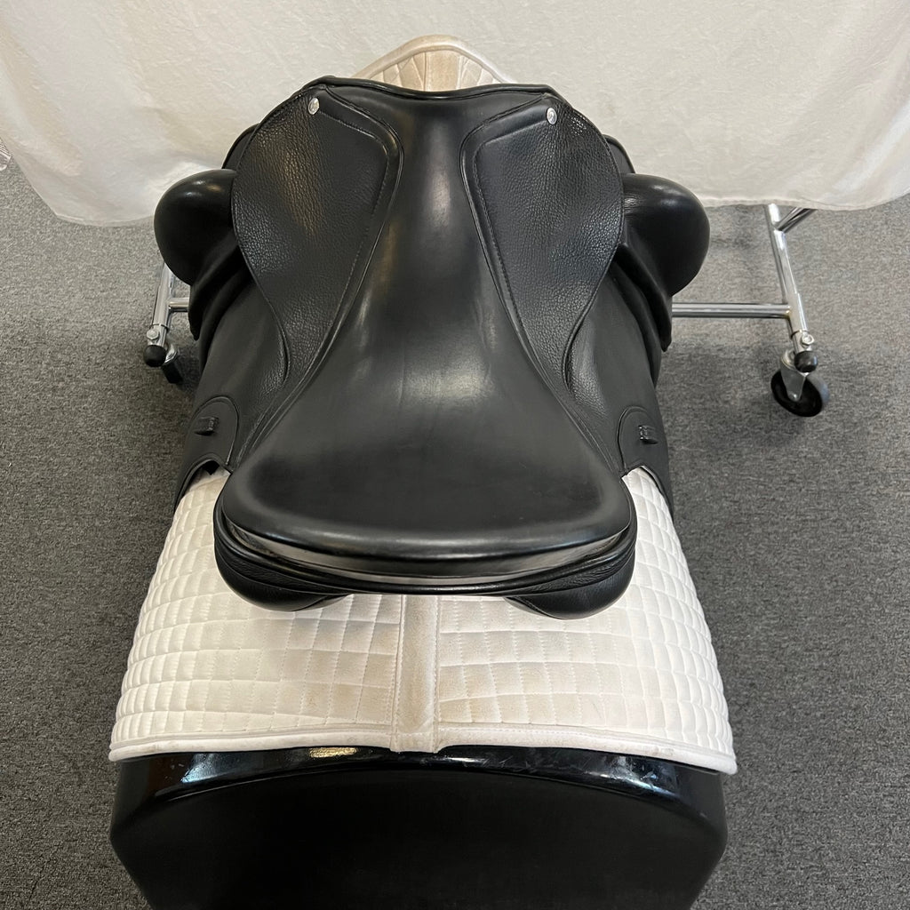 HOLD: Used Schleese Obrigado 17.5" Monoflap Dressage Saddle