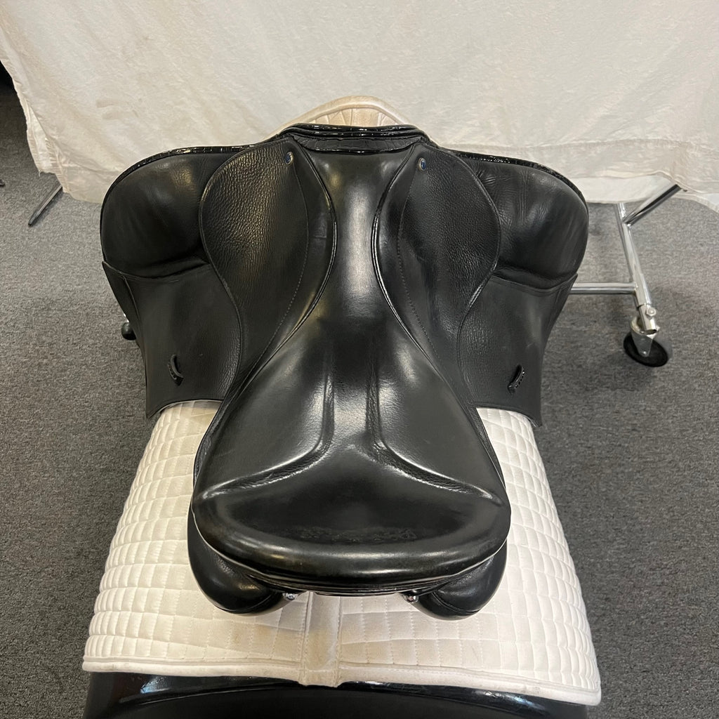 Used Stubben Aramis 17.5"/30cm Dressage Saddle