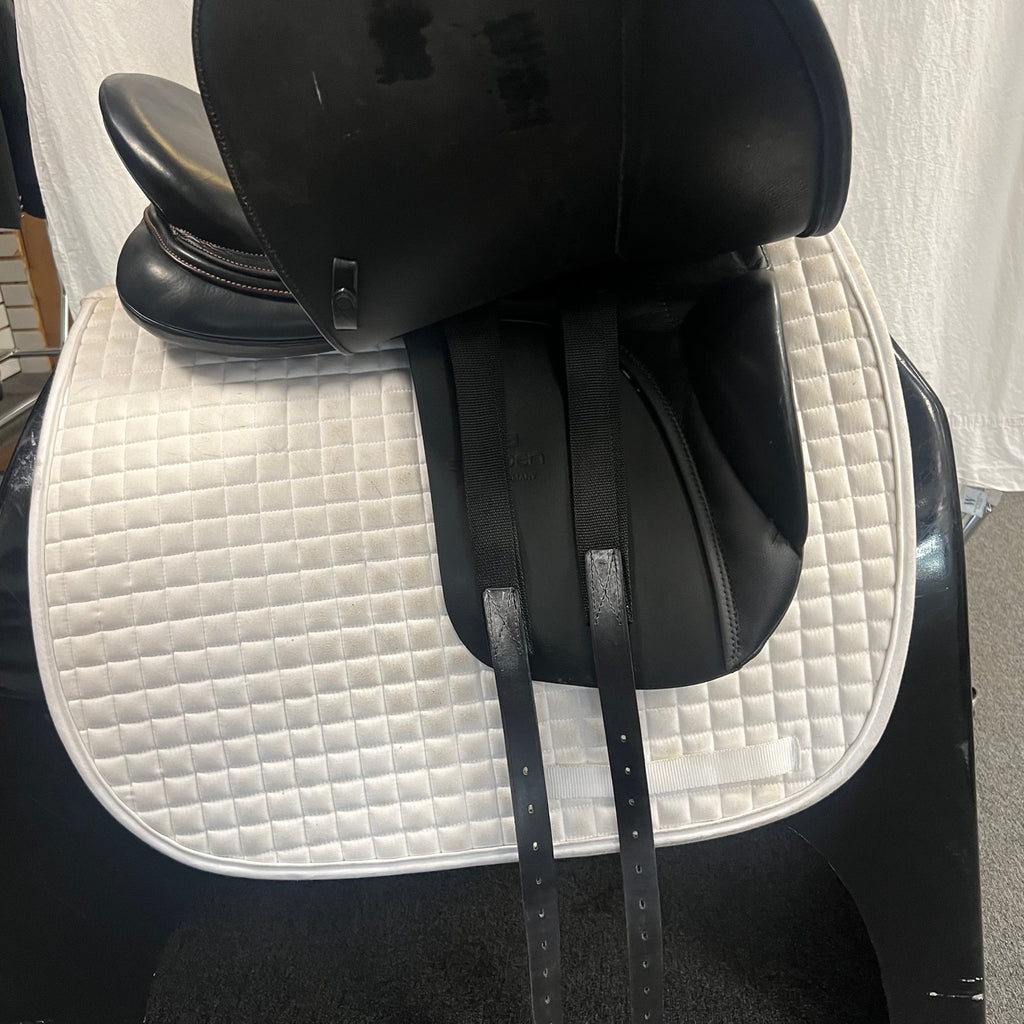 Used Stubben Aramis II 18"/27cm Dressage Saddle